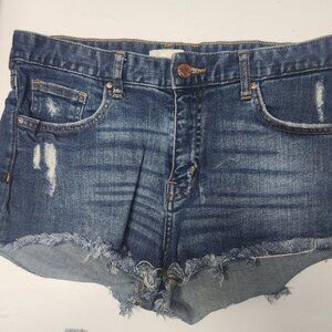H&M stylish Jean shorts in size 8 (30" Waist)